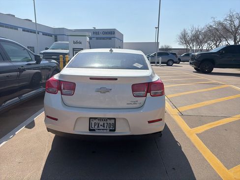Used 2014 Chevrolet Malibu LT image 8