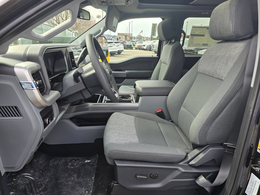 New 2026 Ford F350 XLT w/ XLT Premium Package AWD/4WD image 17