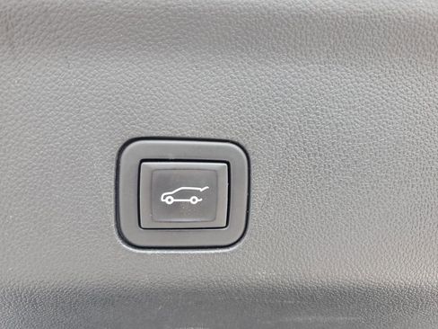 Used 2024 Chevrolet Tahoe Premier AWD/4WD image 20
