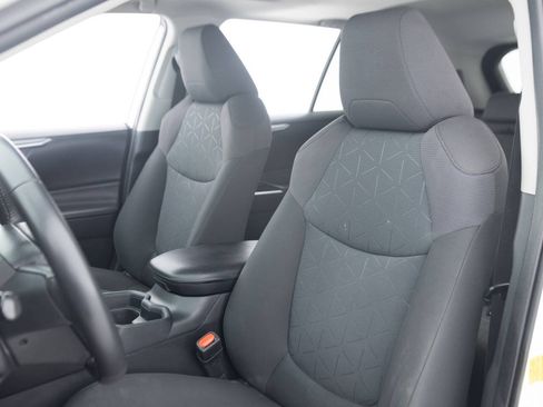 Used 2020 Toyota RAV4 XLE w/ Convenience Package AWD/4WD image 24