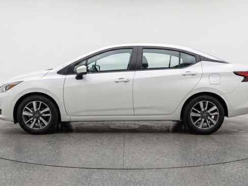 Used 2025 Nissan Versa SV FWD image 5