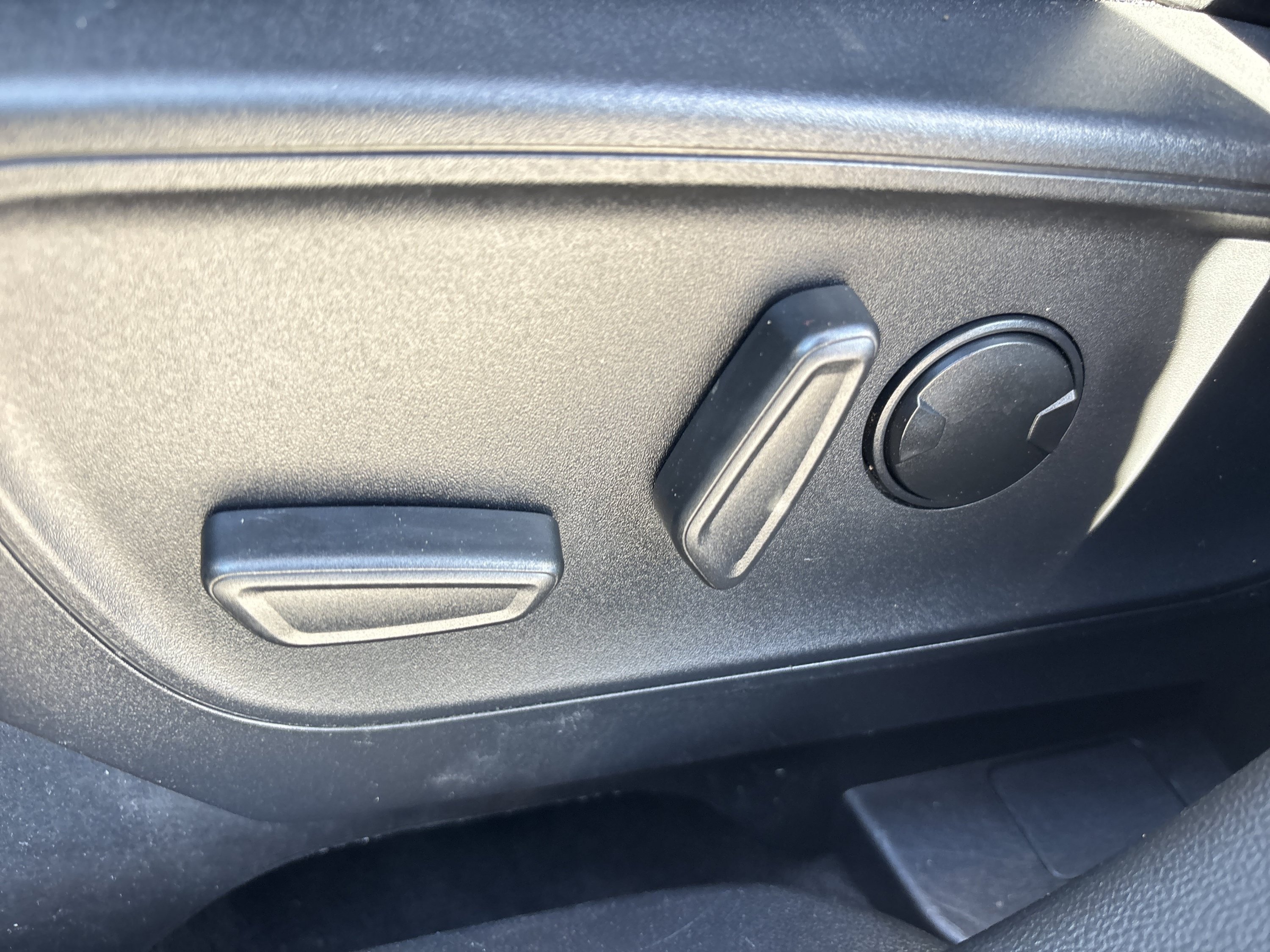 Used 2025 Ford Escape ST-Line AWD/4WD image 13