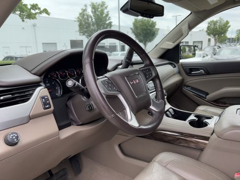 Used 2020 GMC Yukon SLT w/ Open Road Package RWD image 16