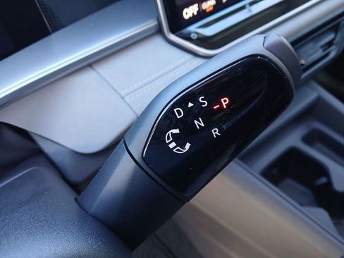 New 2026 Volkswagen Tiguan SE AWD/4WD image 23