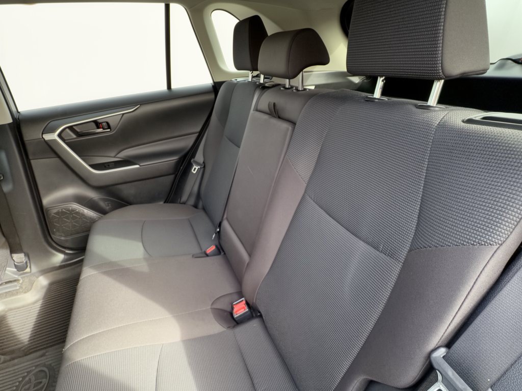 Used 2025 Toyota RAV4 LE AWD/4WD image 25