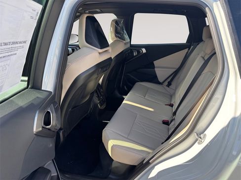 New 2026 BMW X3 xDrive30 w/ Premium Package image 13