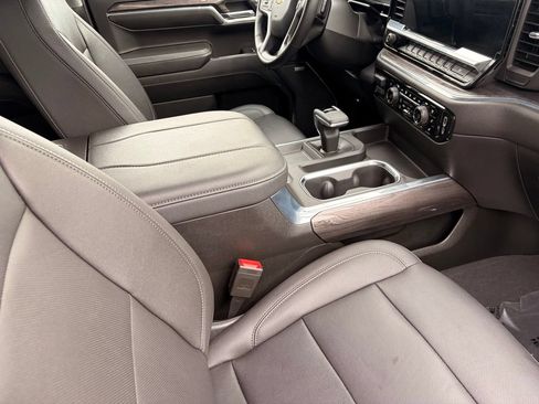 Used 2024 Chevrolet Silverado 1500 LTZ AWD/4WD image 11