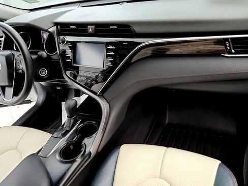 Certified 2018 Toyota Camry LE FWD image 16