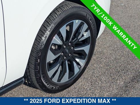 Certified 2025 Ford Expedition Max Platinum w/ Driver's Package AWD/4WD image 13