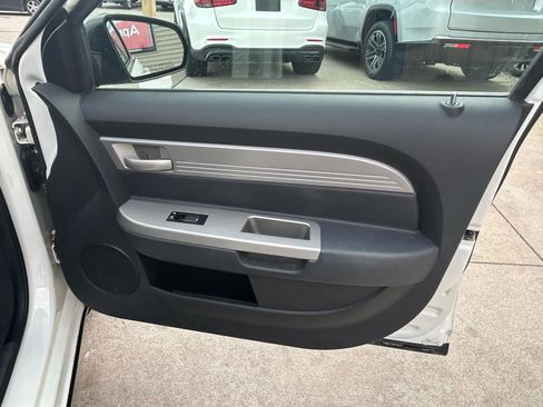 Used 2010 Chrysler Sebring Touring FWD image 16