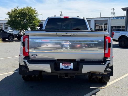 Used 2024 Ford F350 Platinum AWD/4WD image 4