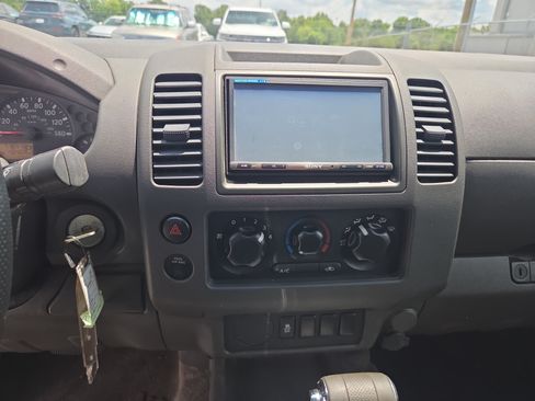 Used 2013 Nissan Frontier S RWD image 12