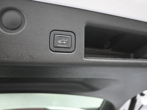 Certified 2024 Chevrolet Equinox Premier AWD/4WD image 11