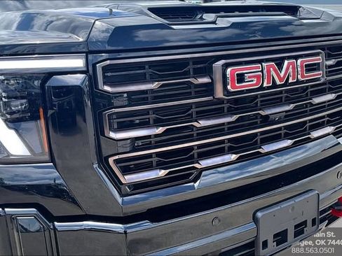 Used 2025 GMC Sierra 2500 AT4X AWD/4WD image 31