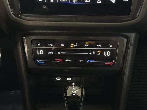 Certified 2024 Volkswagen Tiguan SE R-Line AWD/4WD image 33