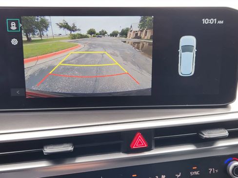 Certified 2024 Kia Sorento S FWD image 17