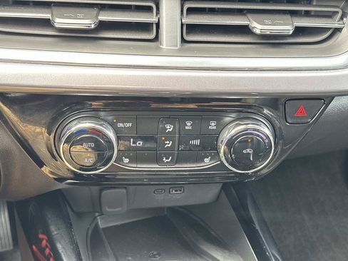 Certified 2025 Chevrolet Trax ACTIV w/ Sunroof Package FWD image 29