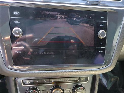 Used 2021 Volkswagen Tiguan SE R-Line image 13