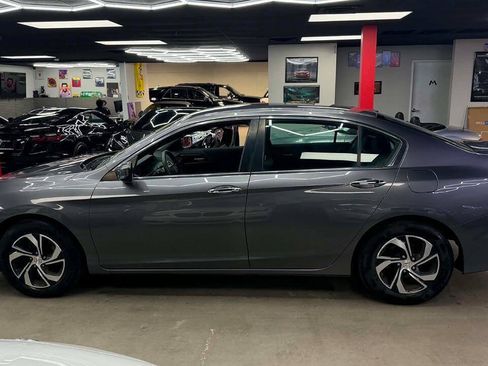 Used 2017 Honda Accord LX image 8