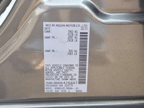 Used 2025 Nissan Altima 2.5 SV FWD image 35