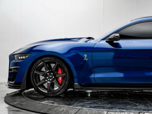 Used 2022 Ford Mustang Shelby GT500 w/ Carbon Fiber Track Pack image 8