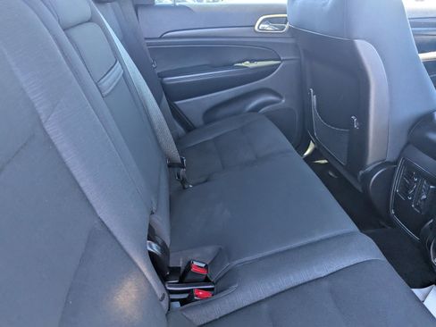 Used 2015 Jeep Grand Cherokee Laredo image 14