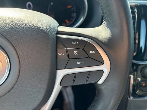 Used 2019 Jeep Grand Cherokee Limited w/ Trailer Tow Group IV AWD/4WD image 12