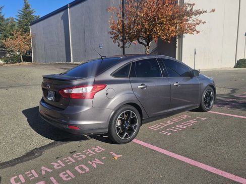 Used 2013 Ford Focus SE image 7