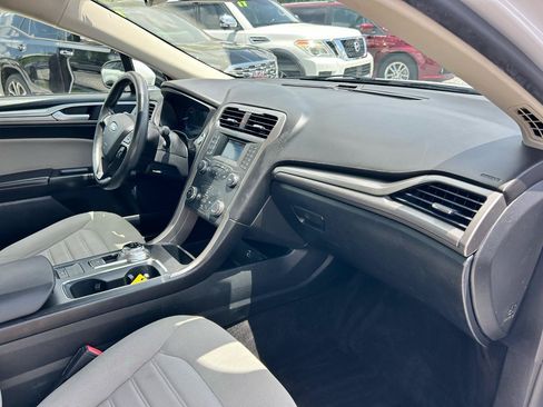 Used 2020 Ford Fusion S FWD image 8