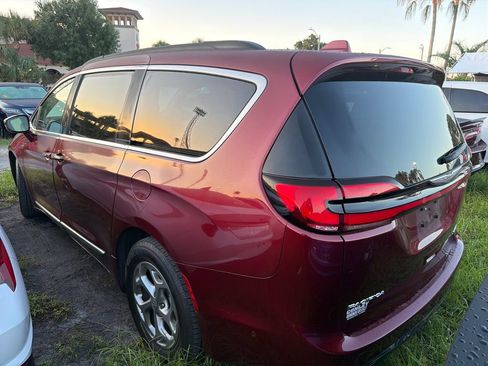 Used 2022 Chrysler Pacifica Limited FWD image 7