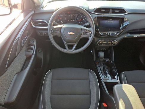 Used 2021 Chevrolet TrailBlazer LT w/ Sun and Liftgate Package image 22