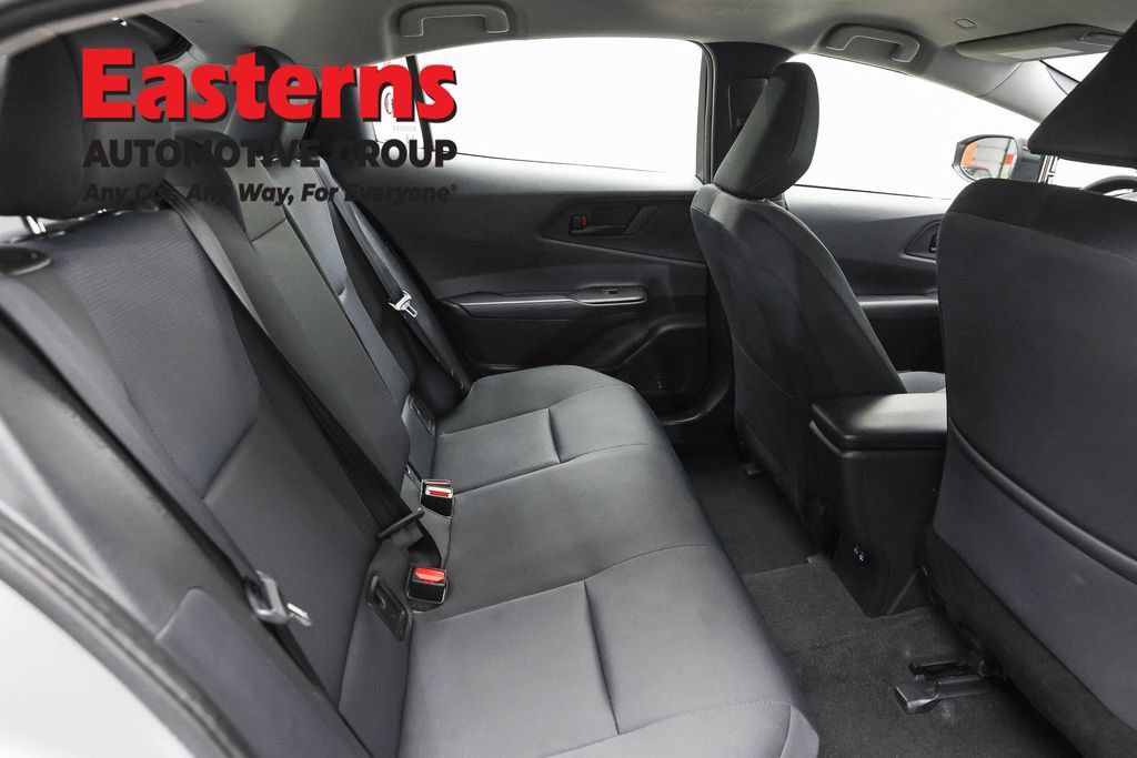 Used 2025 Toyota Prius LE FWD image 23