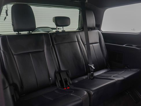 Used 2021 Ford Expedition XLT image 13