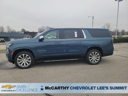 New 2026 Chevrolet Suburban Premier image 5