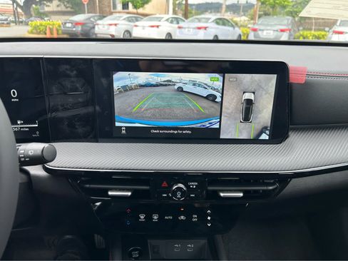New 2026 Nissan Kicks SR FWD image 8