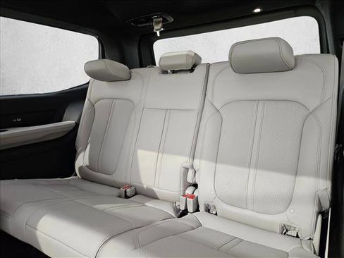 New 2026 Jeep Grand Wagoneer 2WD image 17