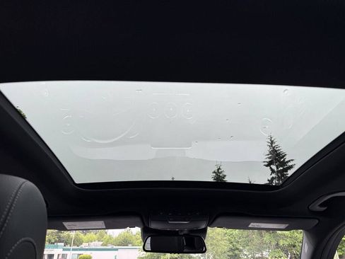 Used 2017 Mercedes-Benz GLC 300 4MATIC image 23