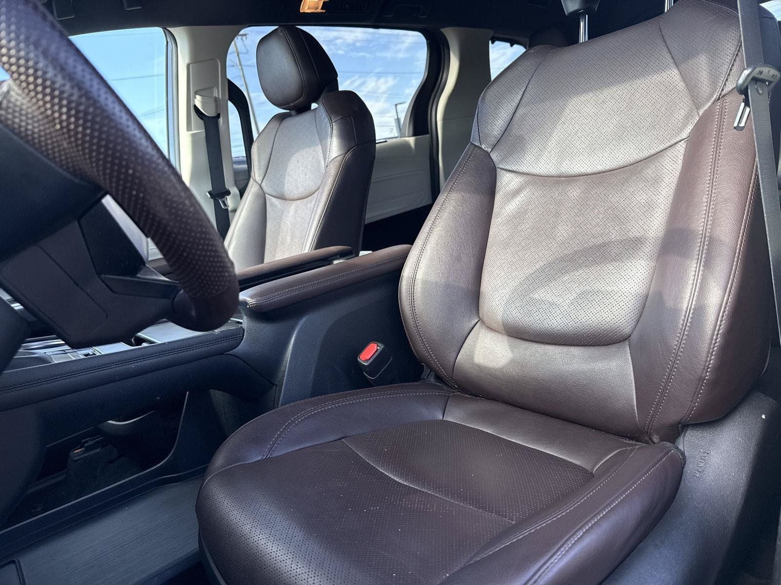 Used 2022 Toyota Sienna Platinum AWD/4WD image 8