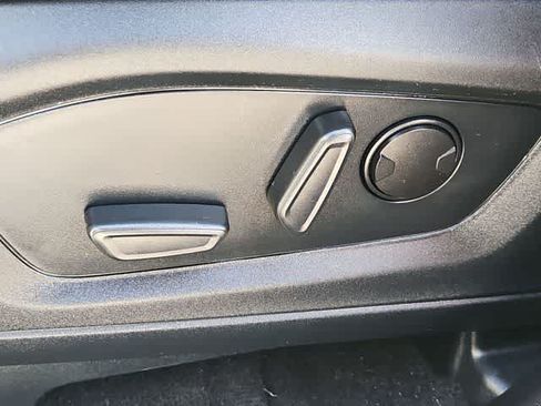 Used 2023 Ford Explorer XLT w/ Equipment Group 202A AWD/4WD image 15
