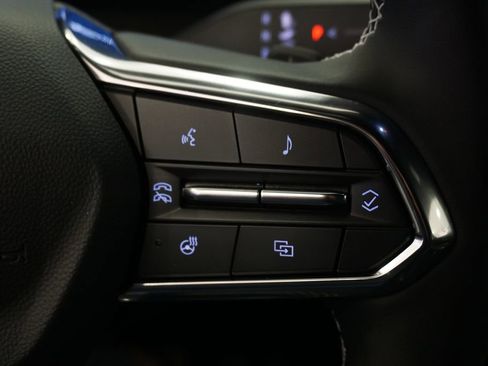 Used 2025 Chevrolet Traverse LT w/ Driver Confidence Package image 21