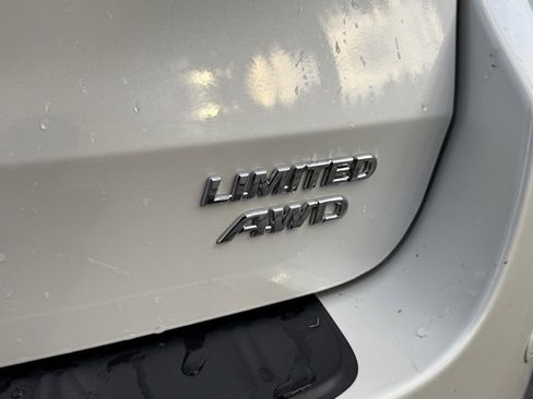 Used 2014 Toyota Sienna Limited image 38