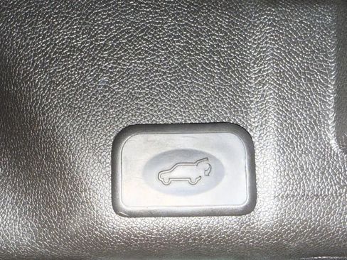 Used 2012 GMC Acadia SLT w/ LPO, 'HIT The Road' Package image 20