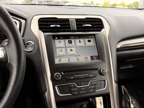Used 2018 Ford Fusion SE w/ Equipment Group 602A FWD image 34