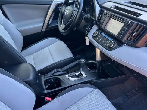 Used 2018 Toyota RAV4 XLE w/ Carpet Mat Package image 16
