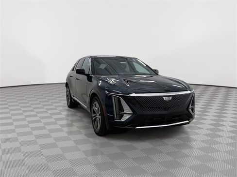 New 2026 Cadillac Lyriq Premium Luxury image 2