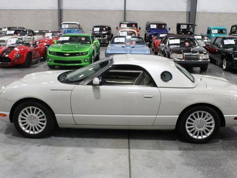 Used 2005 Ford Thunderbird 50th Anniversary RWD image 35