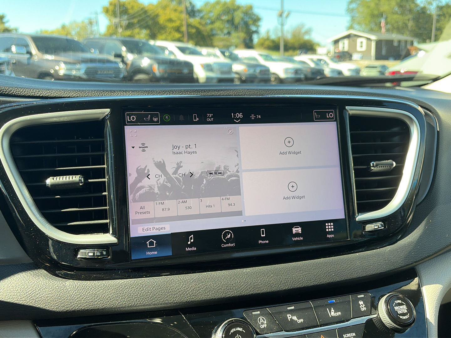 Used 2024 Chrysler Pacifica Touring-L FWD image 23