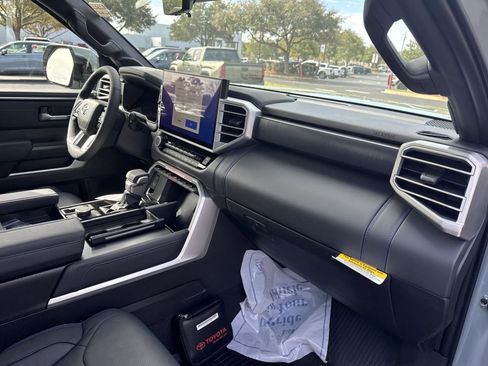 New 2025 Toyota Tundra Platinum image 29