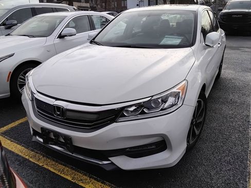 Used 2017 Honda Accord EX-L image 11