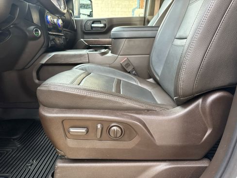 Used 2023 GMC Sierra 3500 Denali w/ Technology Package image 13